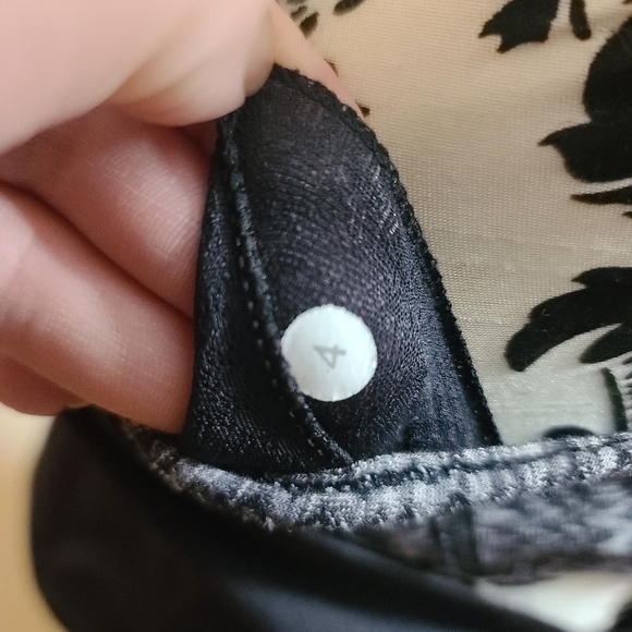 Lululemon no limits tank - Picture 4 of 4